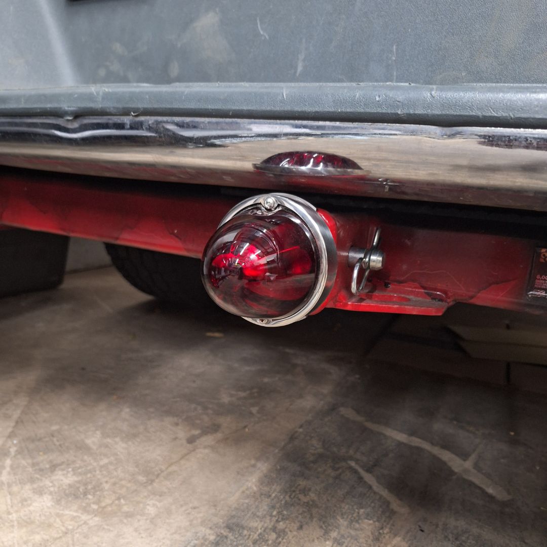 Heavy Duty Stainless Steel Trailer Hitch Mount Light Bracket with Red LED/Red Lens UltraBurst Light